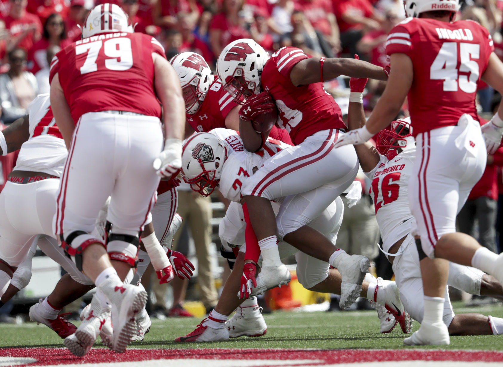Wisconsin Badgers 45, New Mexico Lobos 14